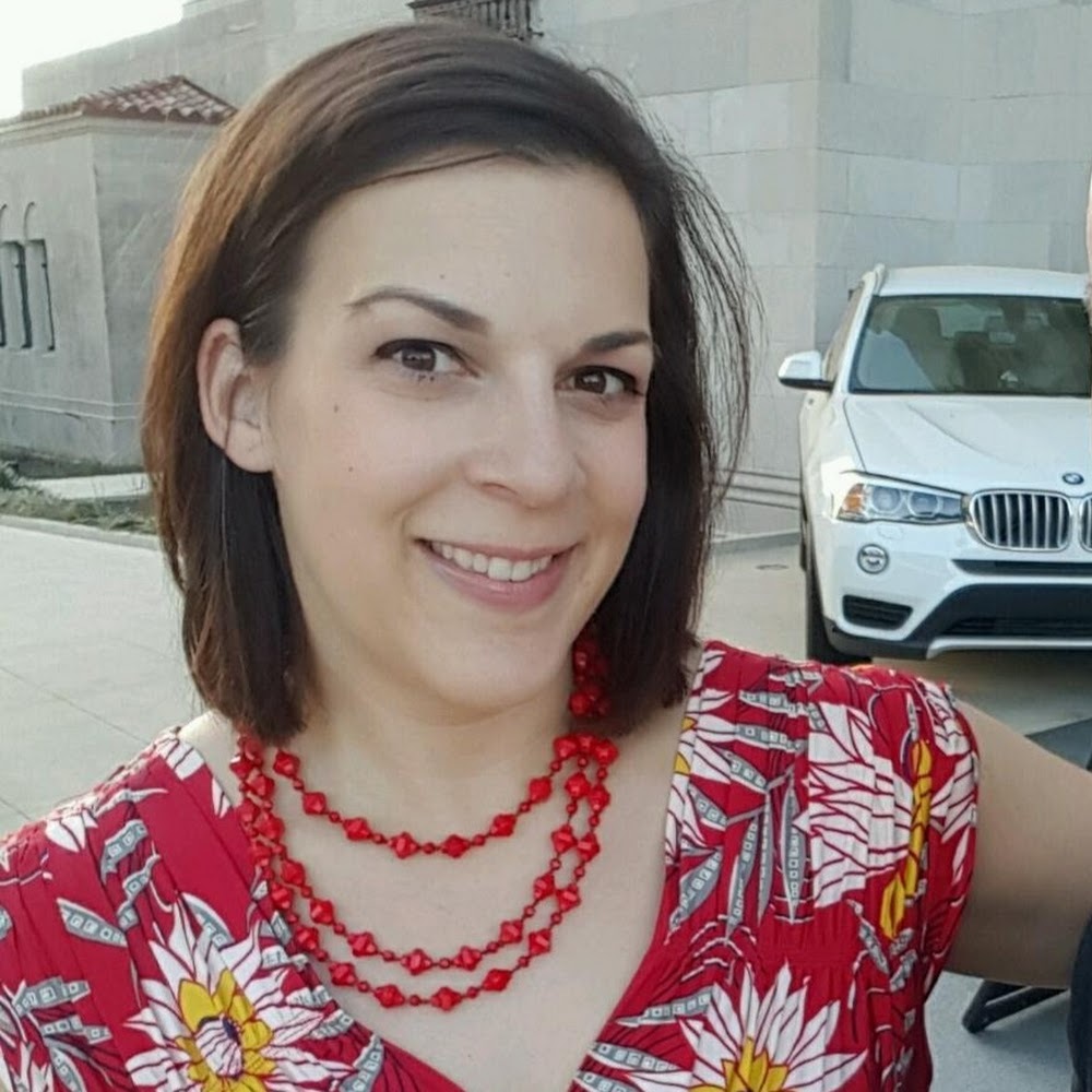 Meet your Posher, Laura